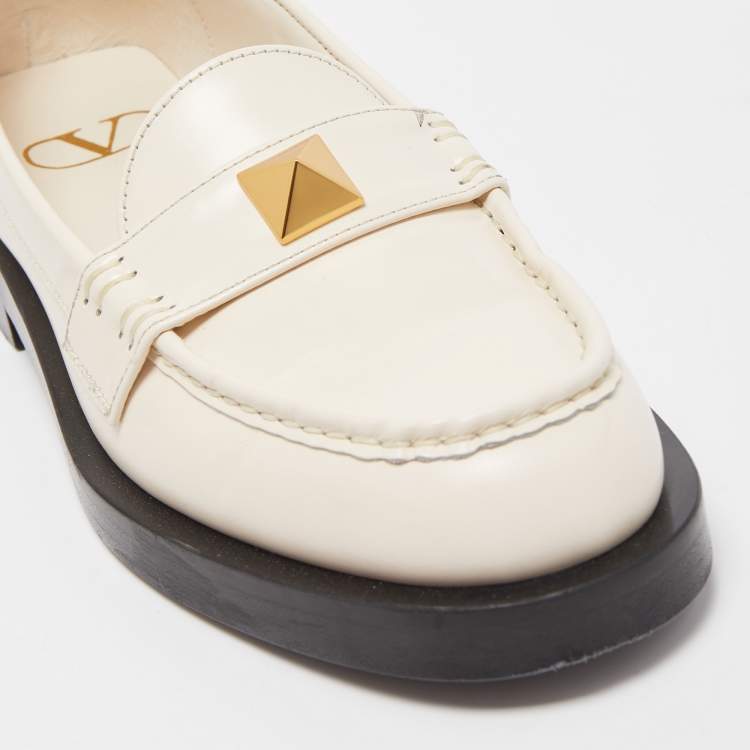 Pre Owned Valentino Cream Leather Roman Stud Loafer Size 38