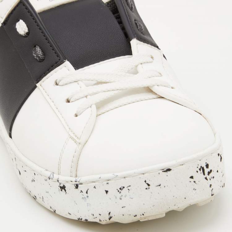 مملوكة مسبقًا Valentino White/Black Leather Open For A Change Rockstud Sneakers Size 38.5