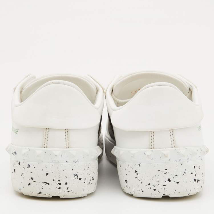مملوكة مسبقًا Valentino White/Black Leather Open For A Change Rockstud Sneakers Size 38.5