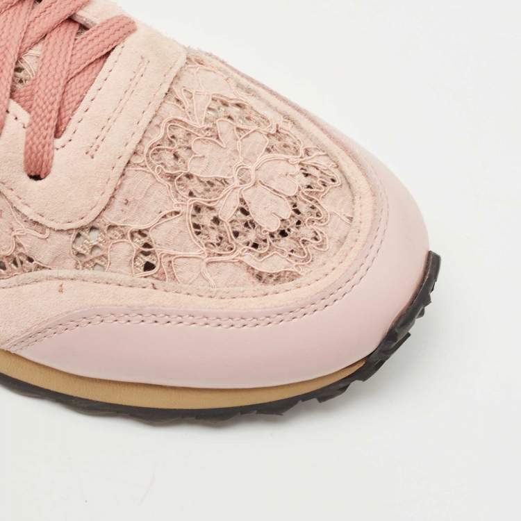 مملوكة مسبقًا Valentino Pink Leather and Lace  Rockrunner Sneakers Size 38