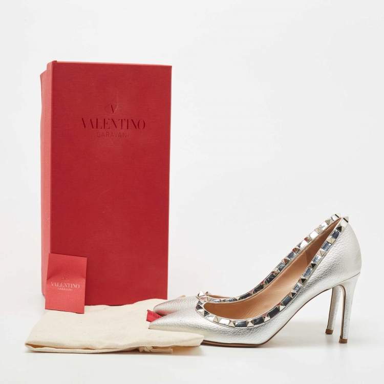 Pre Owned Valentino Silver Foil Leather Rockstud Pointed Toe Pumps Size 37.5