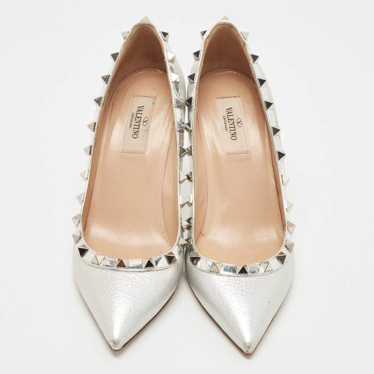 Pre Owned Valentino Silver Foil Leather Rockstud Pointed Toe Pumps Size 37.5