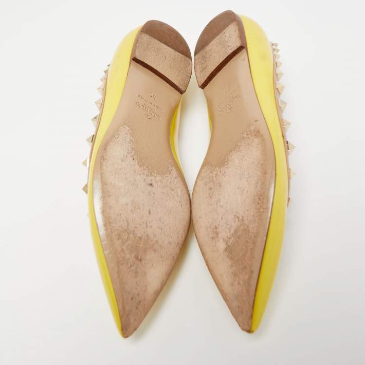 Pre Owned Valentino Yellow Patent Leather Rockstud Ballet Flats Size 38