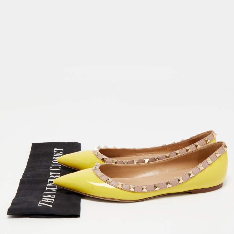 Pre Owned Valentino Yellow Patent Leather Rockstud Ballet Flats Size 38