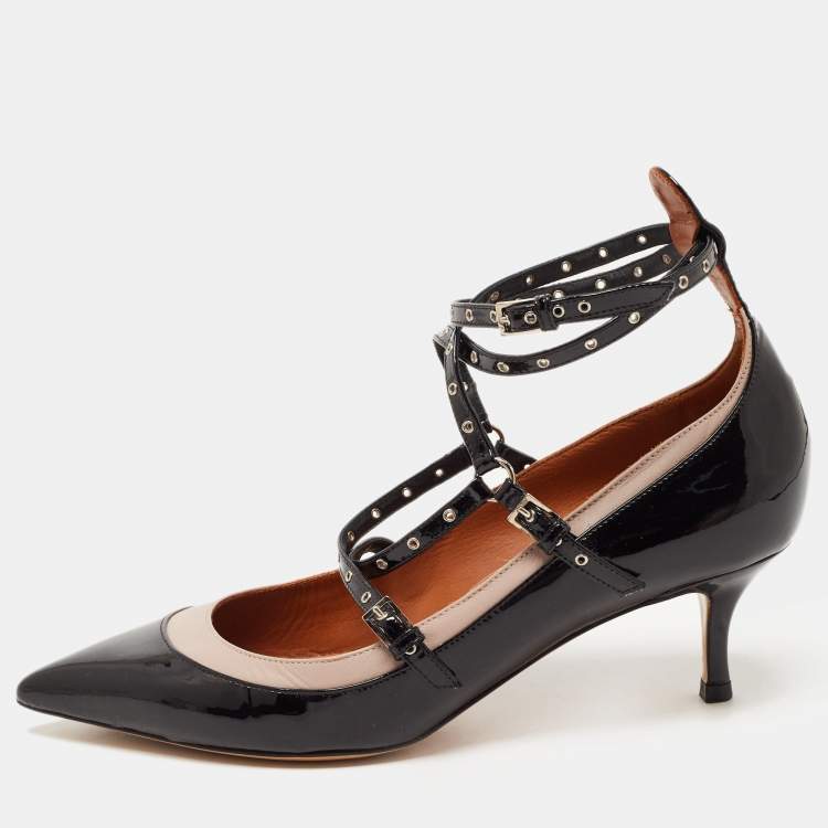 مملوكة مسبقًا Valentino Black Patent and Leather Love Latch Pumps Size 38