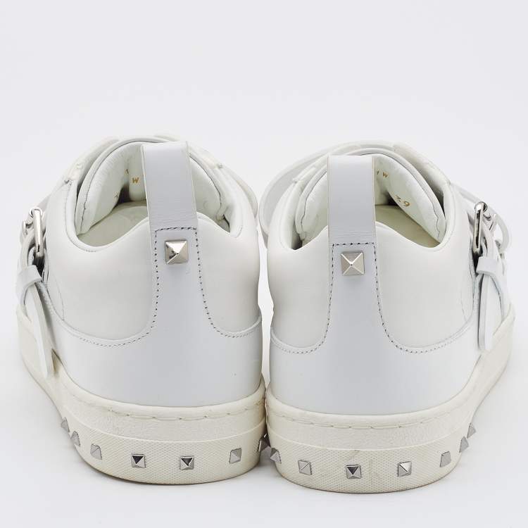 Pre Owned  Valentino White Leather Rockstud Low Top Sneakers Size 39