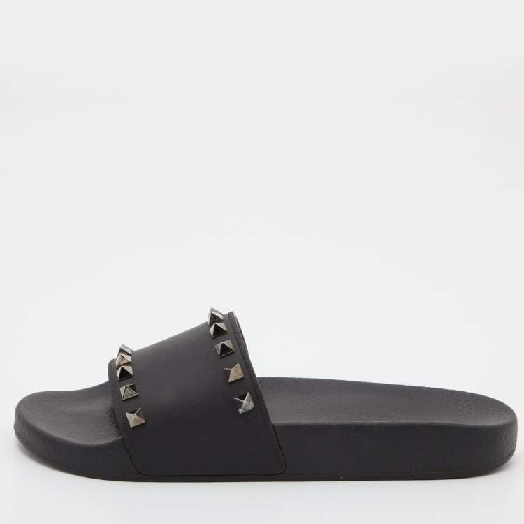 Pre Owned Valentino Black Rubber Rockstud Slides Size 38