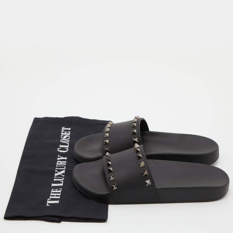 Pre Owned Valentino Black Rubber Rockstud Slides Size 38