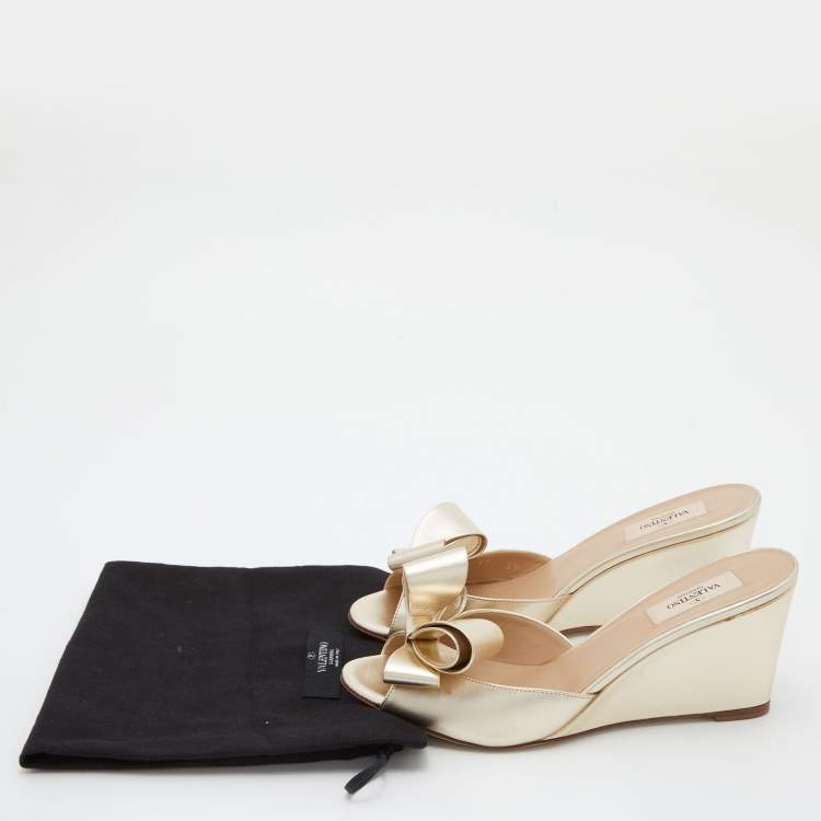 Pre Owned Valentino Gold Leather Bow Wedge Sandals Size 39