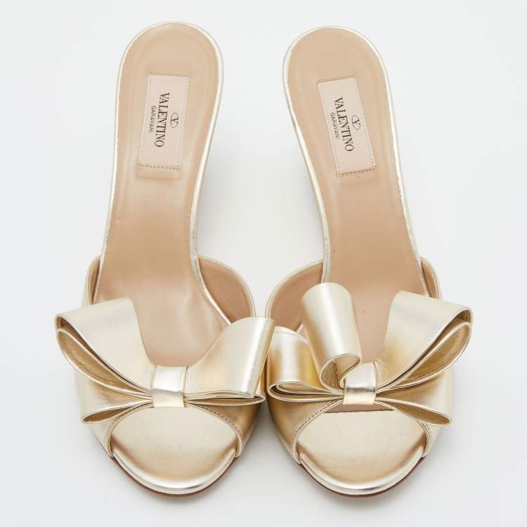Pre Owned Valentino Gold Leather Bow Wedge Sandals Size 39
