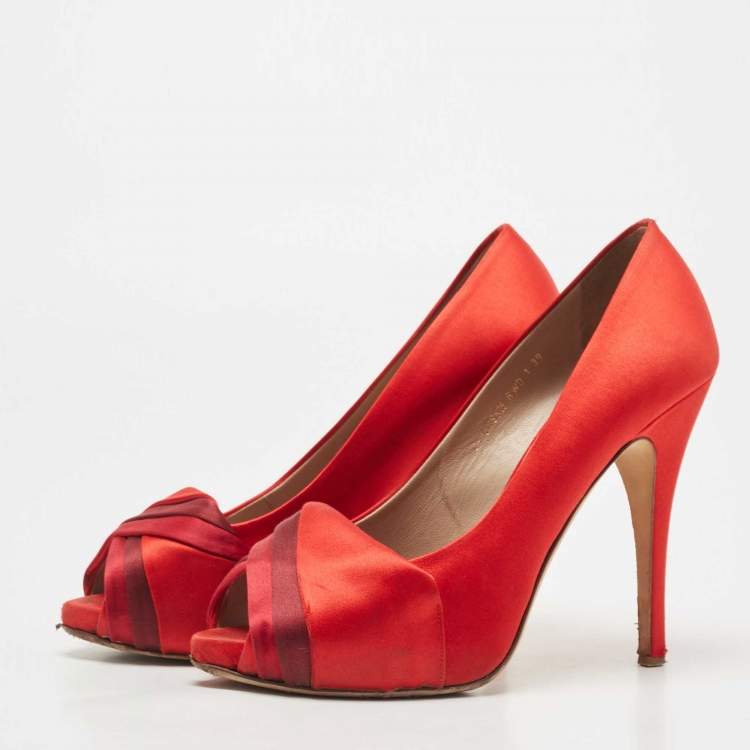 Pre Owned Valentino Red Pleated Satin Peep Toe Pumps Size 39