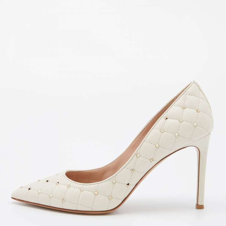 Pre Owned Valentino Off White Quilted Leather Rockstud Spike Pumps Size 39.5