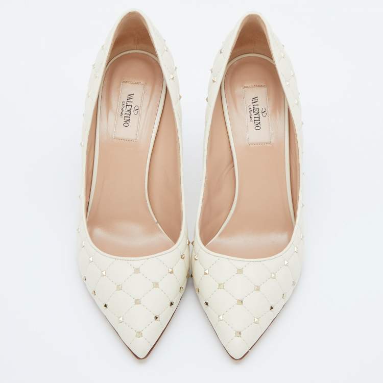 Pre Owned Valentino Off White Quilted Leather Rockstud Spike Pumps Size 39.5