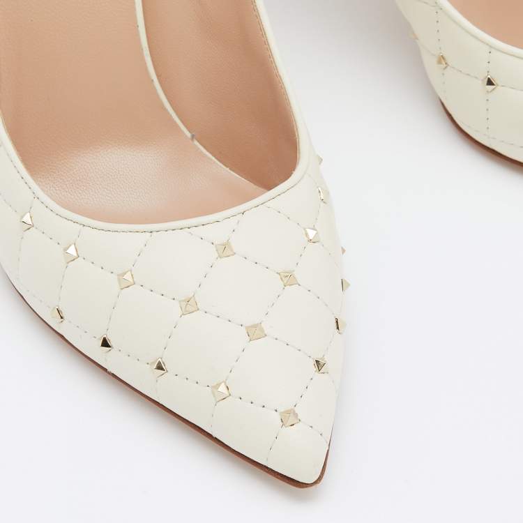 Pre Owned Valentino Off White Quilted Leather Rockstud Spike Pumps Size 39.5