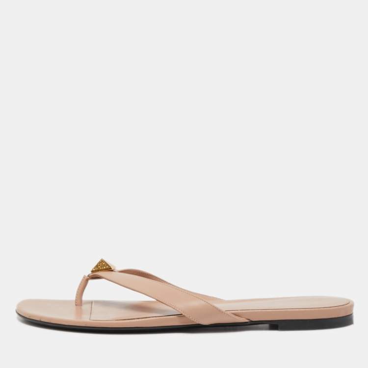 مملوكة مسبقًا Valentino Dusty Pink Leather Roman Stud Flats Size 40