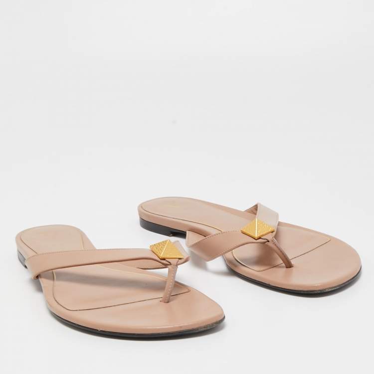مملوكة مسبقًا Valentino Dusty Pink Leather Roman Stud Flats Size 40