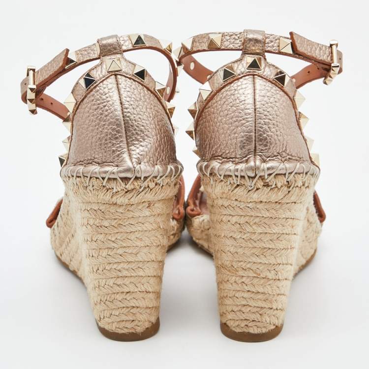 Pre Owned Valentino Metallic Gold Leather Rockstud Ankle Strap Wedge Espadrille Sandals Size 37