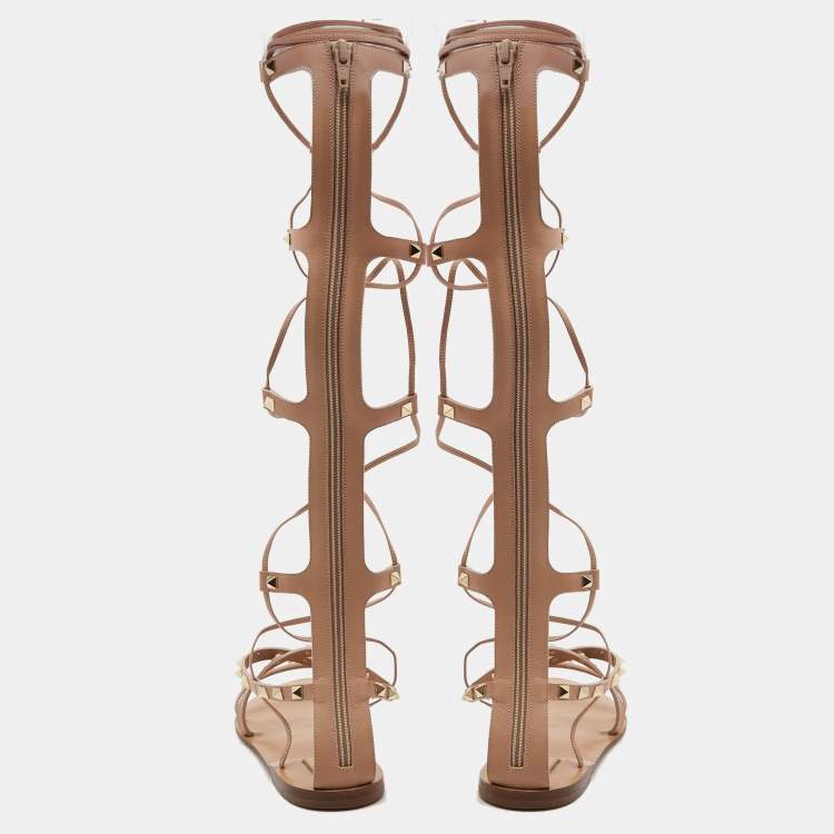 Pre Owned Valentino Beige Leather Rockstud Gladiator Flat Sandals Size 41