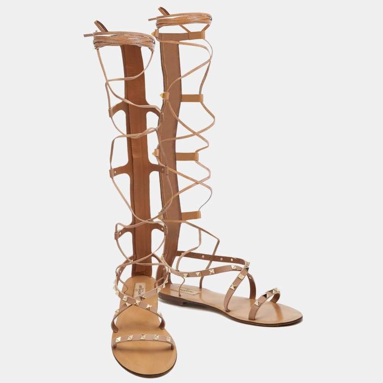 Pre Owned Valentino Beige Leather Rockstud Gladiator Flat Sandals Size 41