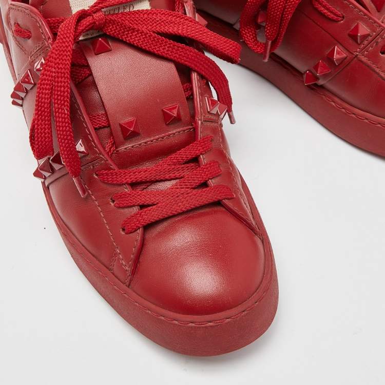 مملوكة مسبقًا Valentino Red Leather Rockstud Untitled Sneakers Size 37