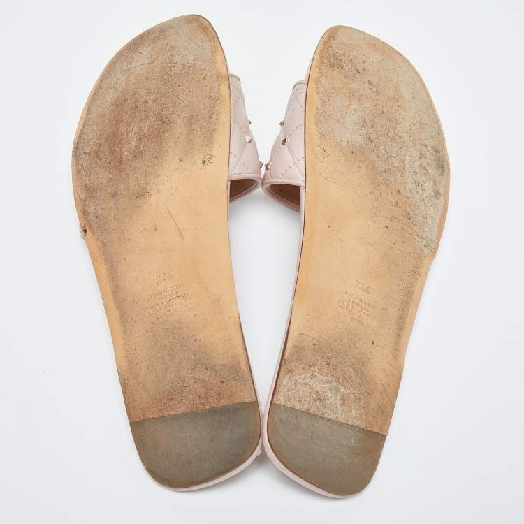 Pre Owned Valentino Pink Quilted Leather Rockstud Flat Slides Size 39.5