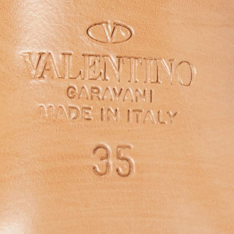 Pre Owned Valentino Beige Patent Leather Escape V logo Pointed Toe Mules Size 35