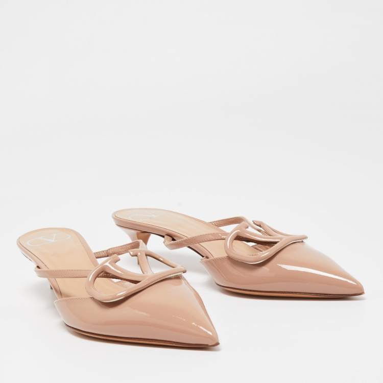Pre Owned Valentino Beige Patent Leather Escape V logo Pointed Toe Mules Size 35