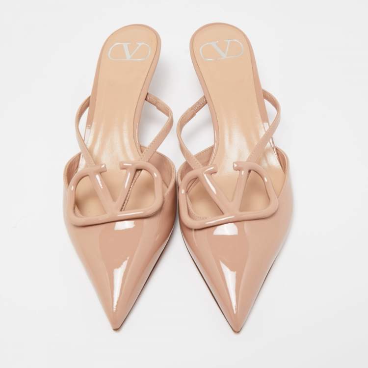 Pre Owned Valentino Beige Patent Leather Escape V logo Pointed Toe Mules Size 35