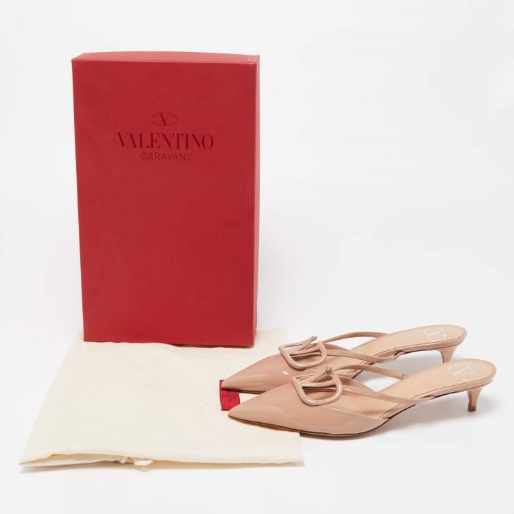 Pre Owned Valentino Beige Patent Leather Escape V logo Pointed Toe Mules Size 35