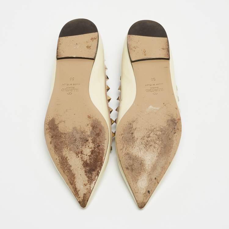 Pre Owned Valentino Cream Leather and Patent Rockstud Ballet Flats Size 38