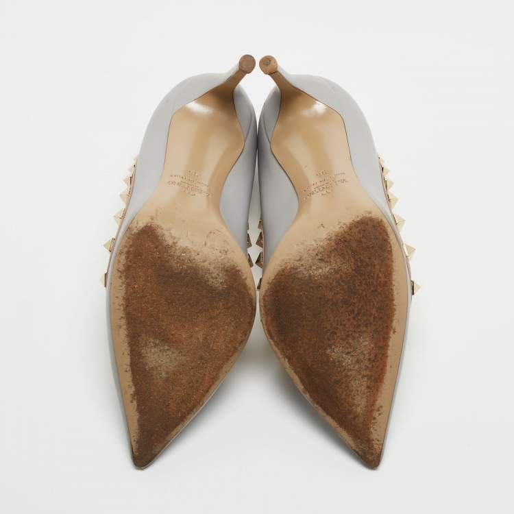 Pre Owned Valentino Grey/Beige Leather Rockstud Pointed Toe Pumps Size 35
