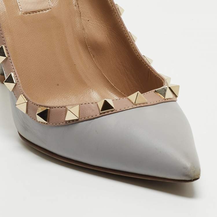 Pre Owned Valentino Grey/Beige Leather Rockstud Pointed Toe Pumps Size 35