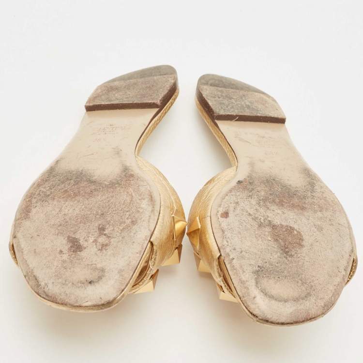 Pre Owned Valentino Gold Quilted Leather Roman Stud Flat Slides Size 38.5