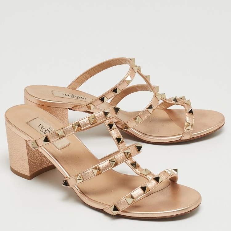 Pre Owned Valentino Rose Gold Leather Rockstud Slide Sandals Size 37