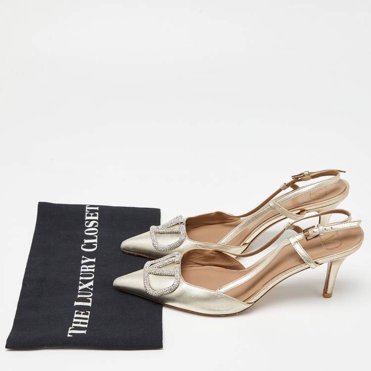 Pre Owned Valentino Gold Leather Escape V logo Pointed Toe Mules Size 40