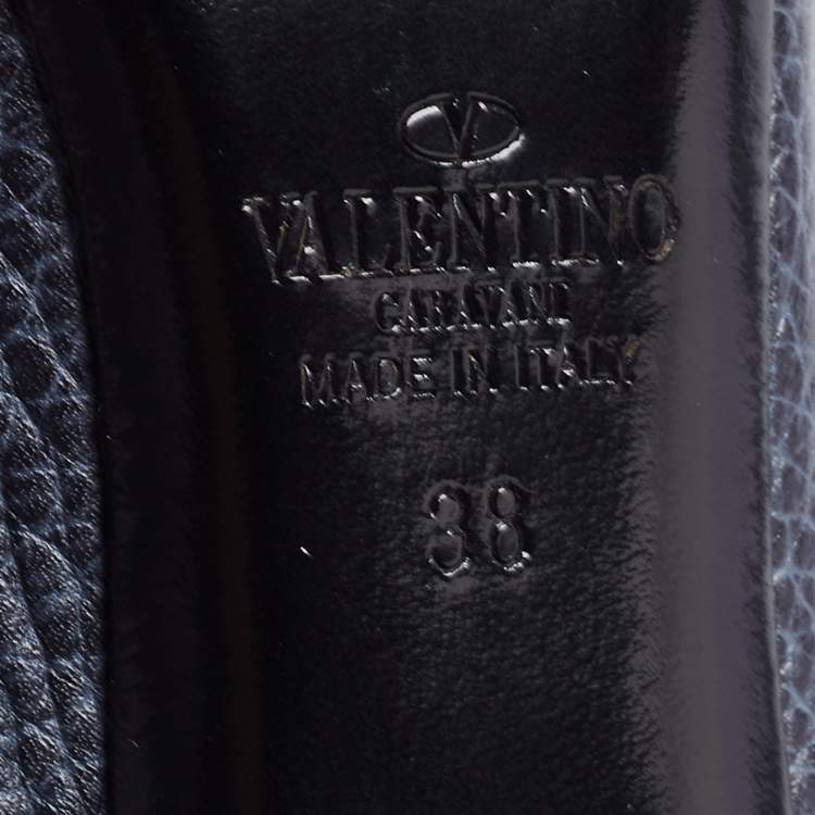 Pre Owned Valentino Two Tone Textured Leather Rockstud Ankle Strap Pumps Size 38