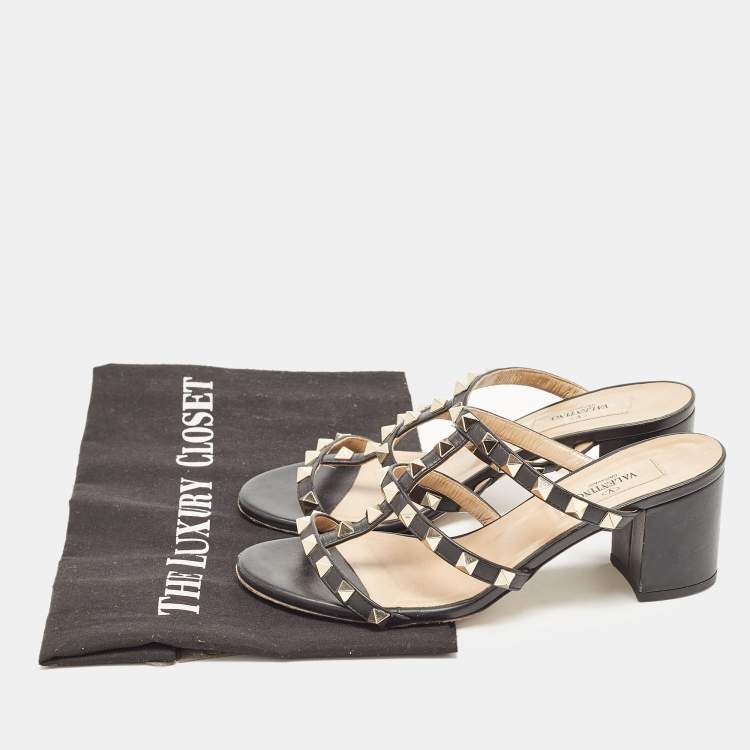 Pre Owned Valentino Black Leather Rockstud Slides Size 35 