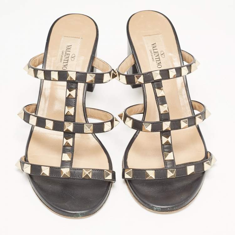 Pre Owned Valentino Black Leather Rockstud Slides Size 35 