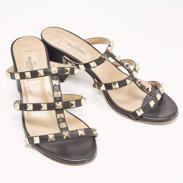Pre Owned Valentino Black Leather Rockstud Slides Size 35 