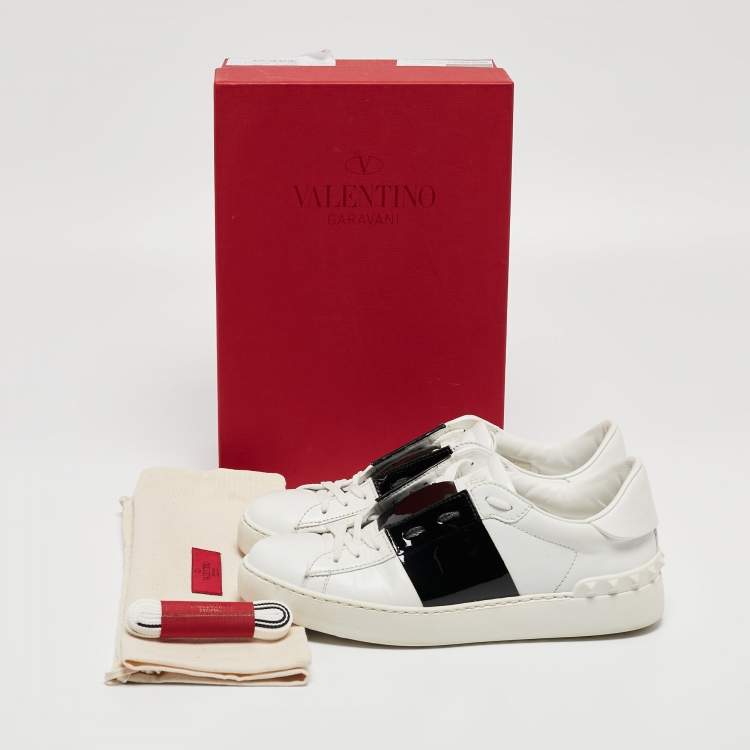 Pre Owned Valentino White/Black Leather Rockstud Low Top Sneakers Size 38