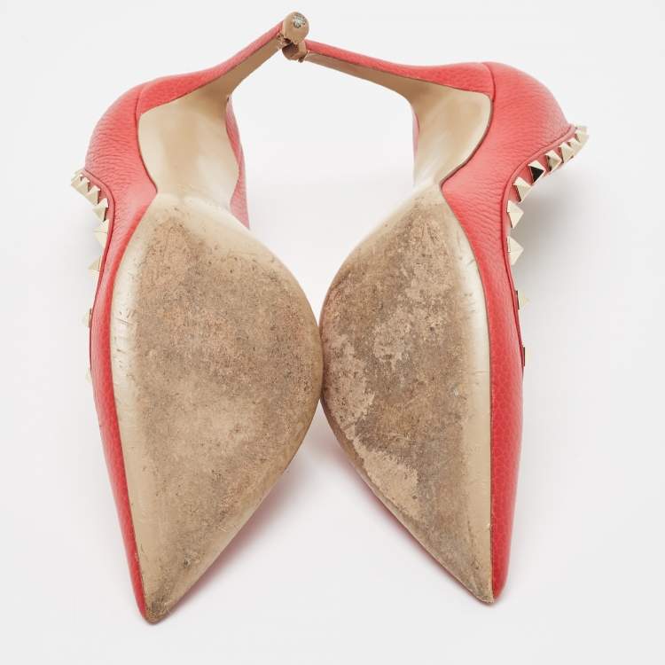 Pre Owned Valentino Red Grained Leather Rockstud Pumps Size 40.5