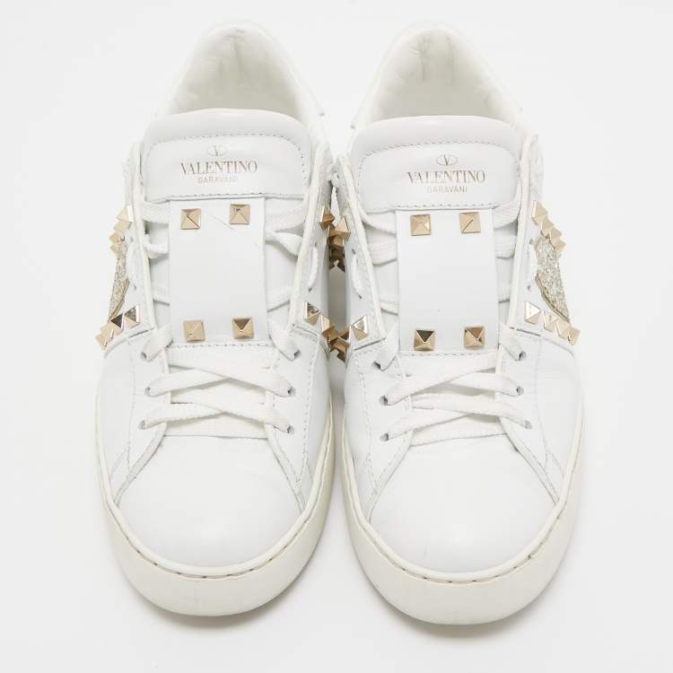 Pre Owned Valentino White Leather Heart Applique Rockstud Low Top Sneakers Size 39