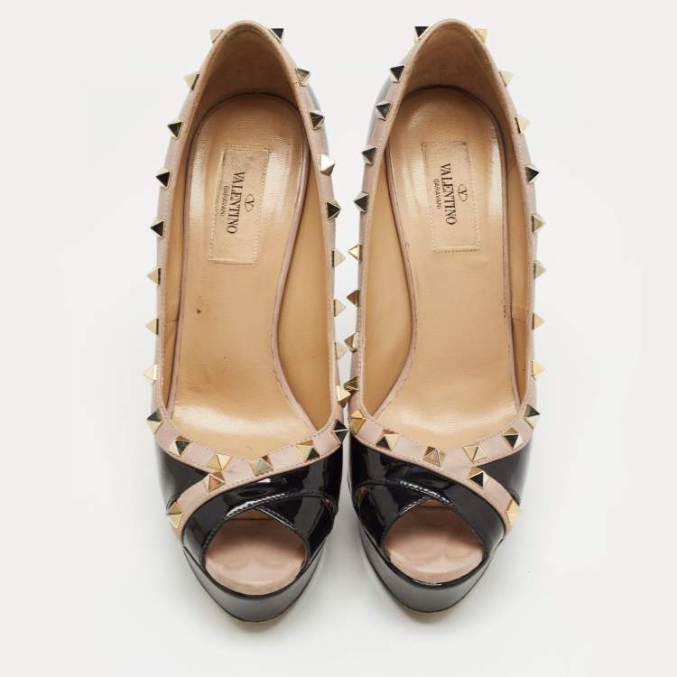 Pre Owned Valentino Black/Beige Patent and Leather Rockstud  Pumps Size 38