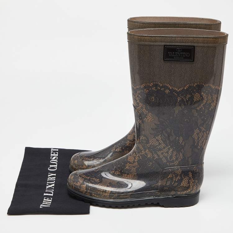 Pre Owned Valentino Black/Beige Lace Print Rubber Rain Boots Size 40