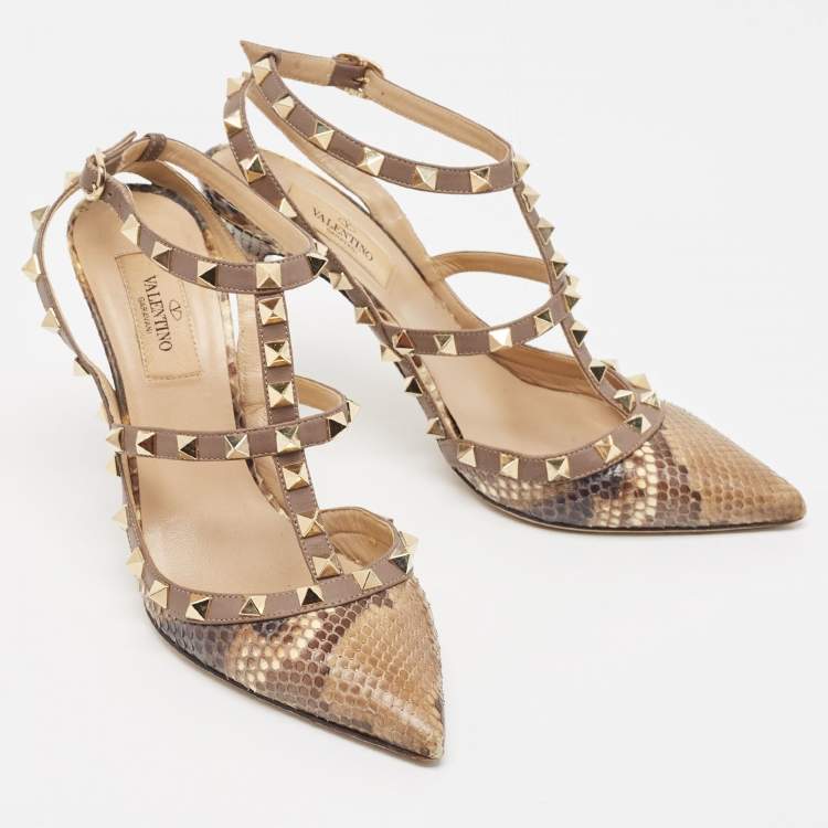 مملوكة مسبقًا Valentino Two Tone Snakeskin Rockstud Ankle Strap Pumps Size 37.5