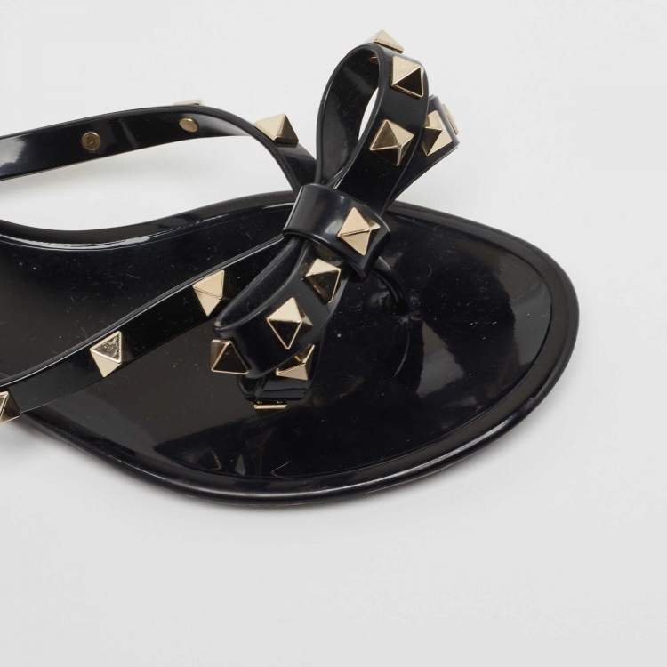 Pre Owned Valentino Black Rubber Bow Rockstud Thong Flats Size 35