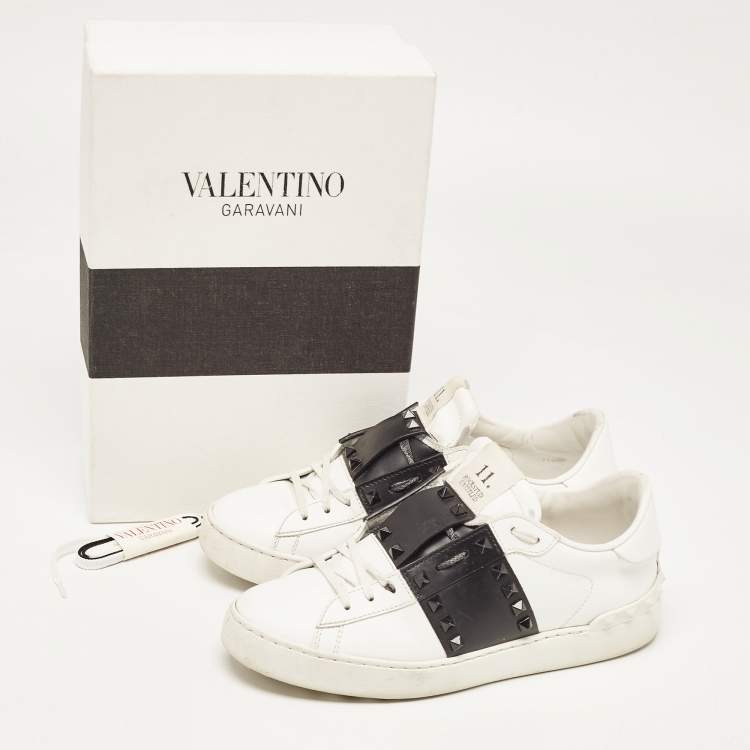 Pre Owned Valentino White/Black Leather Rockstud Low Top Sneakers Size 39.5 