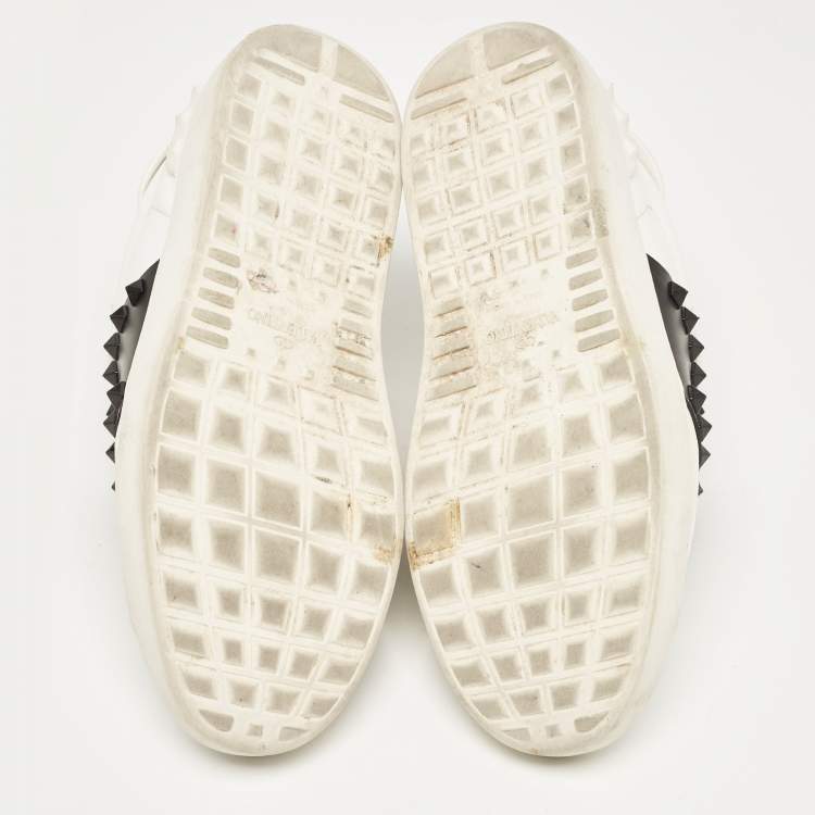 Pre Owned Valentino White/Black Leather Rockstud Low Top Sneakers Size 39.5 
