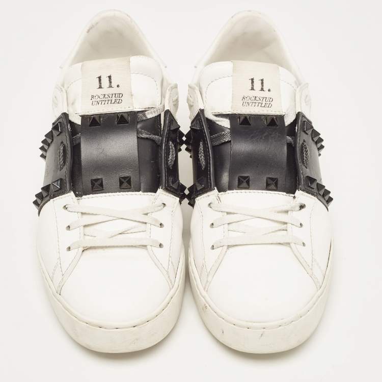 Pre Owned Valentino White/Black Leather Rockstud Low Top Sneakers Size 39.5 