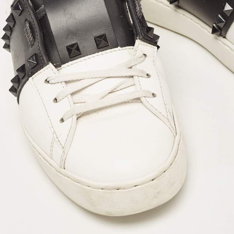 Pre Owned Valentino White/Black Leather Rockstud Low Top Sneakers Size 39.5 